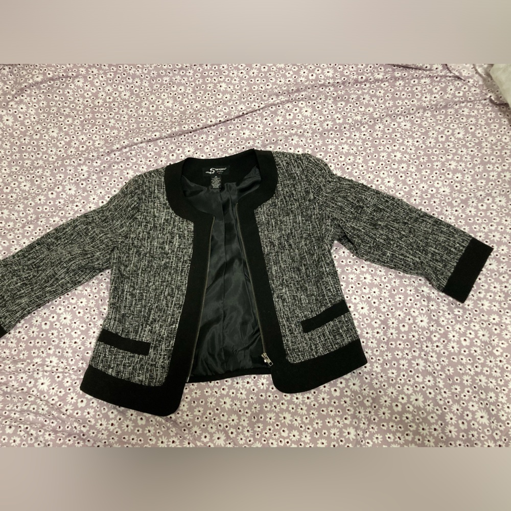Woman’s dress jacket/blazer.